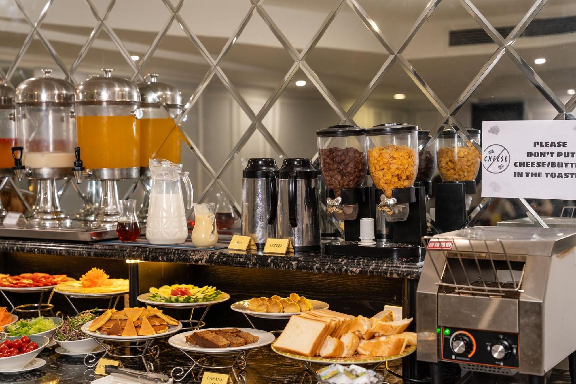 Amara Hanoi Hotel And Spa Экстерьер фото